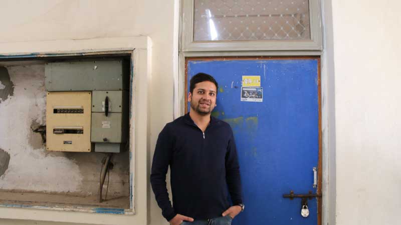 Binny Bansal revisits his hostel room at Shivalik Hostel in IIT Delhi. 